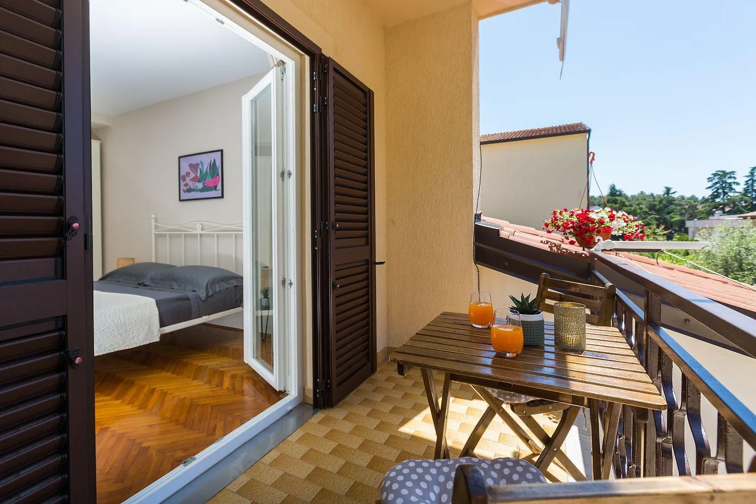 Frisch Renoviertes Apartment Wenige Gehminuten Vom Strand Mit Privatem Balkon, Klima, Grill, Wifi Poreč