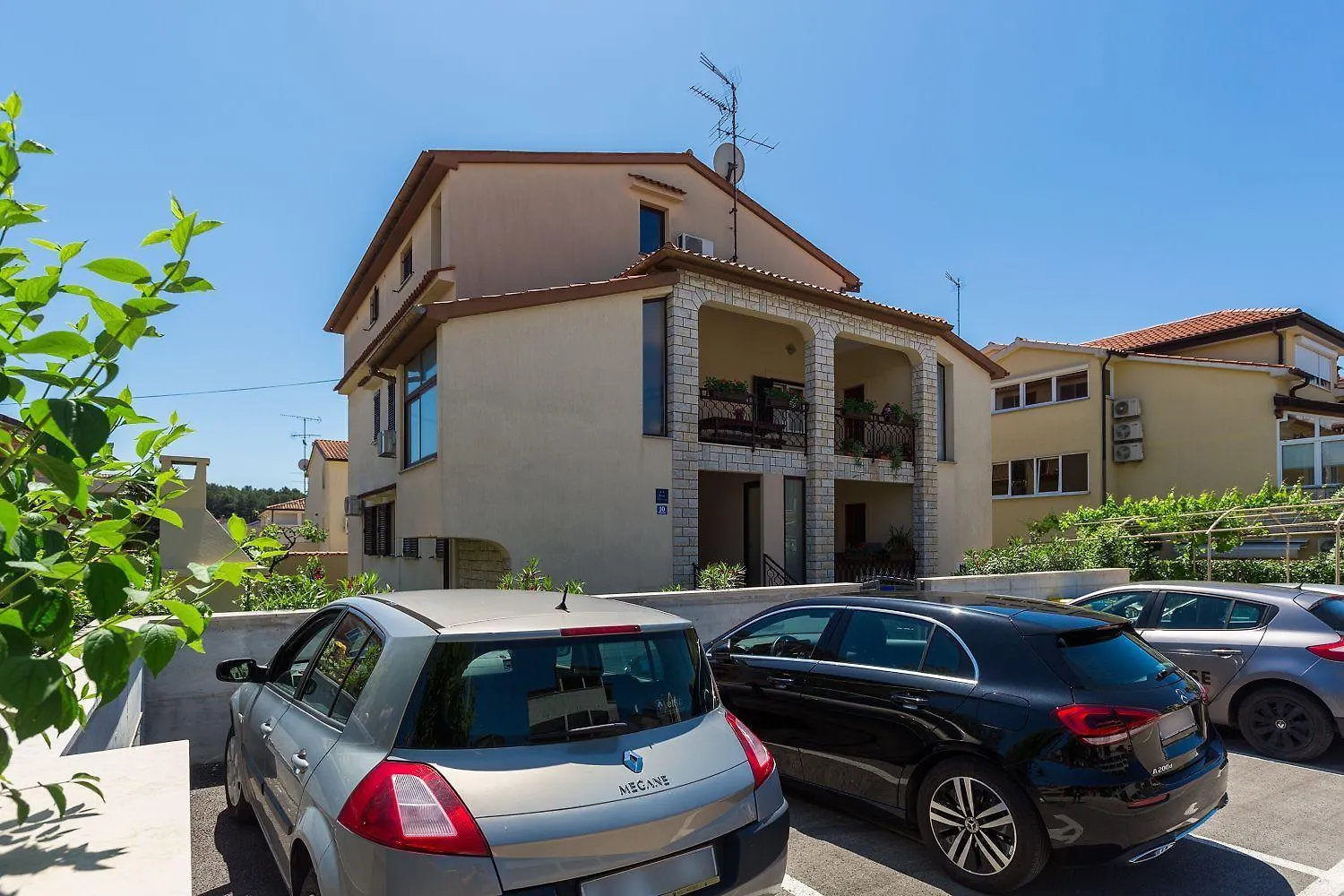 Frisch Renoviertes Apartment Wenige Gehminuten Vom Strand Mit Privatem Balkon, Klima, Grill, Wifi Porec